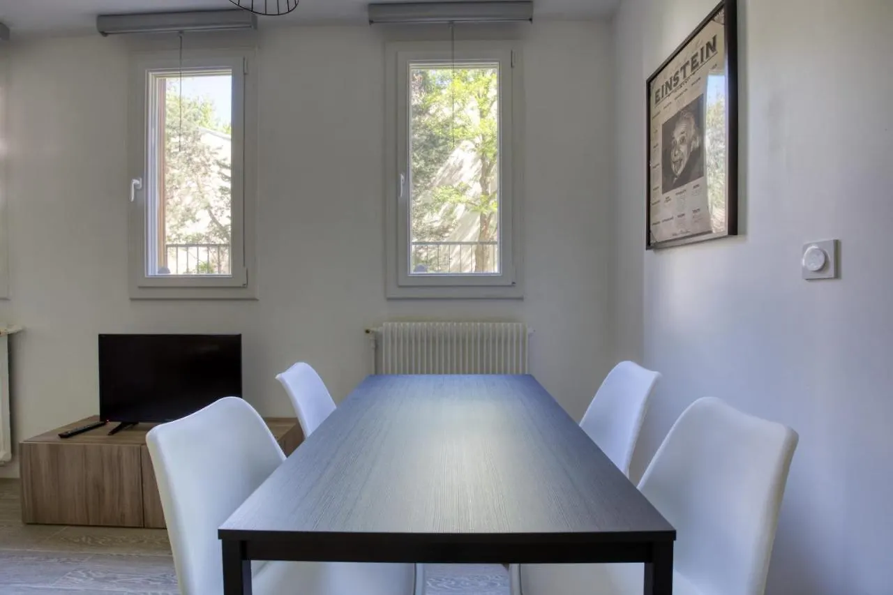 Beautiful Apartment Near The Seine Paris