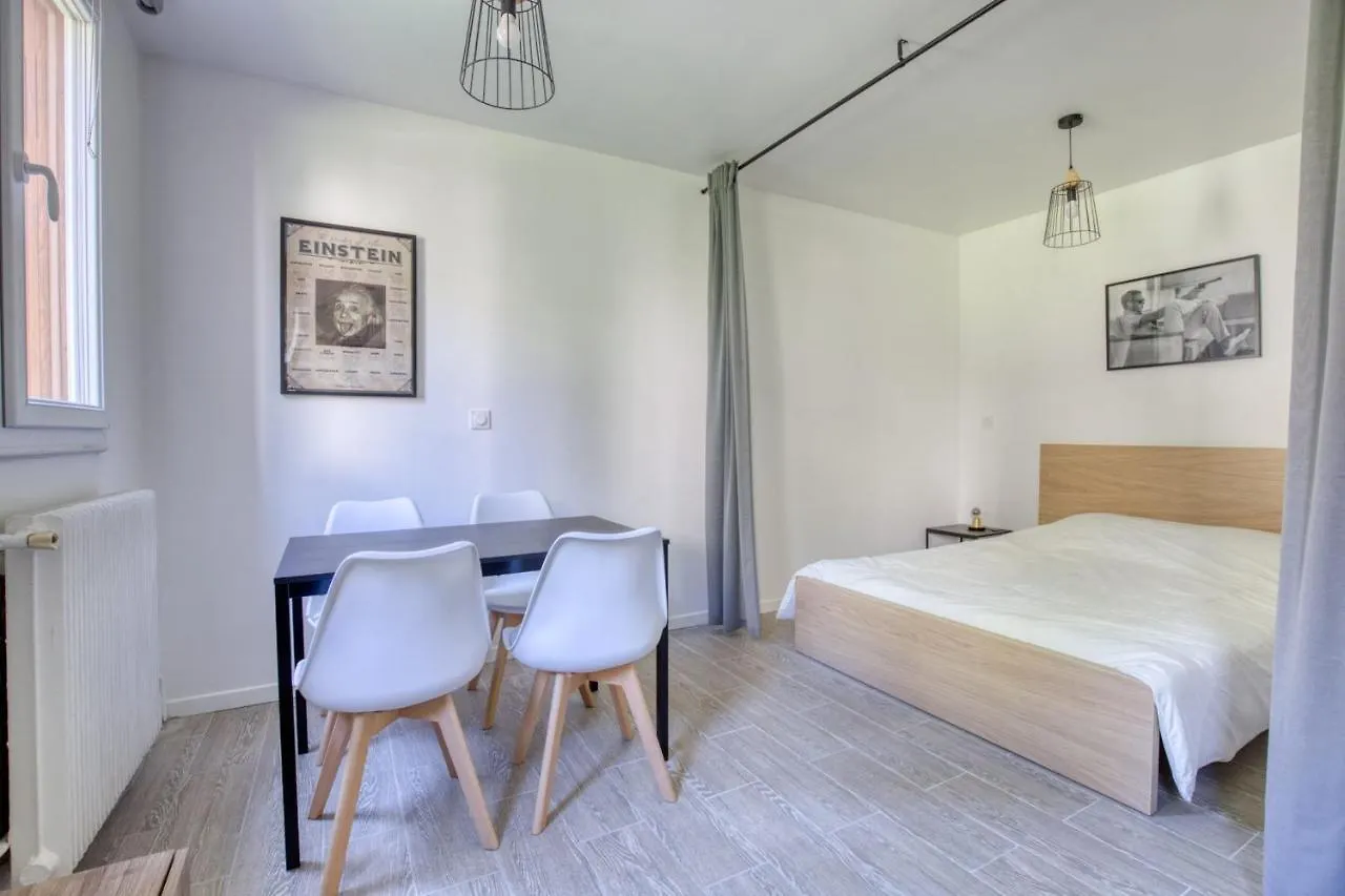Beautiful Apartment Near The Seine Paris