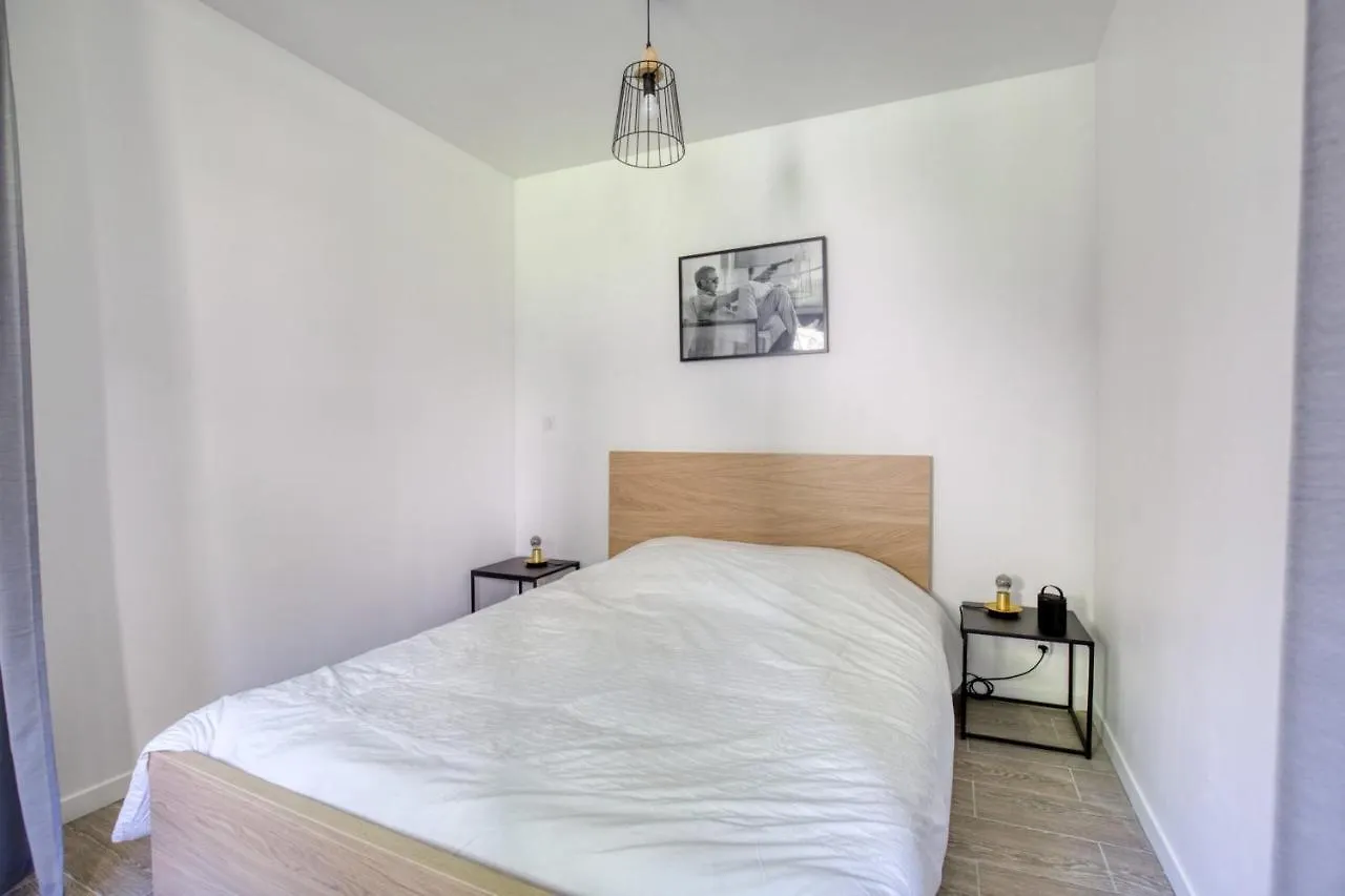 Beautiful Apartment Near The Seine Paris França