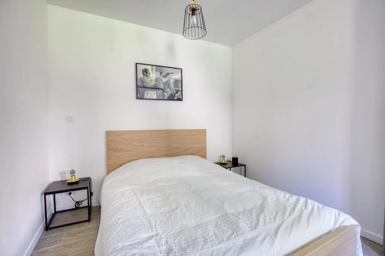 Beautiful Apartment Near The Seine Paris França